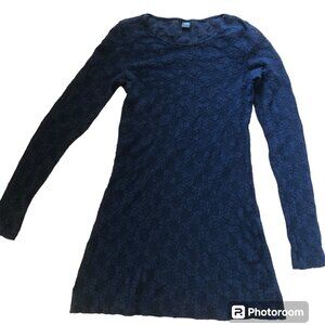 Long sleeve crewneck stretch lace